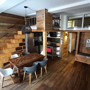 Idealement Situe Coeur Du Village - Calme & Confort Appartement